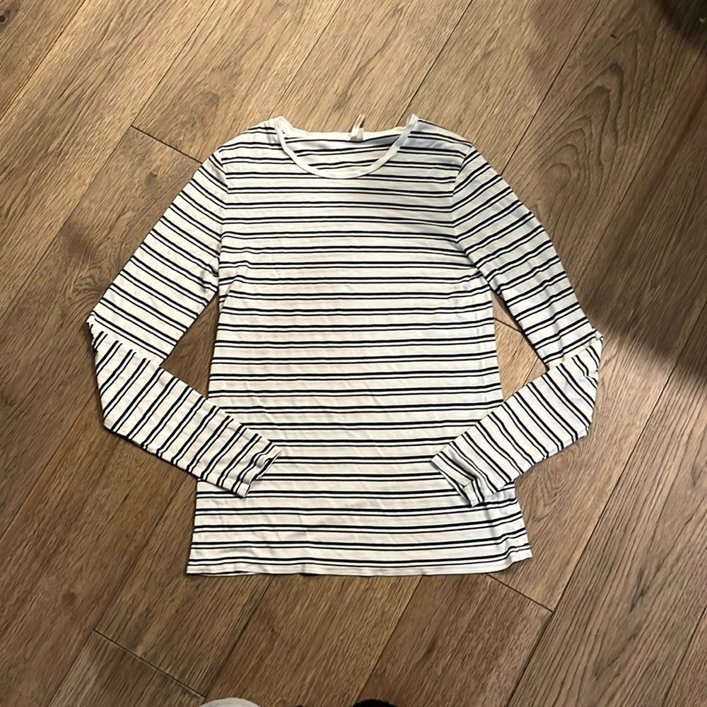 BANANA REPUBLIC | the signature long sleeve tee